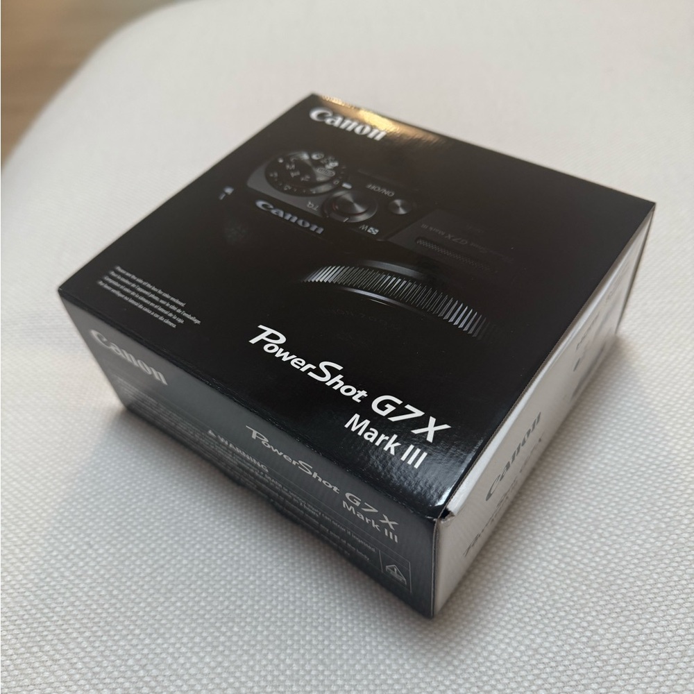 Canon PowerShot G7 X Mark III - Black camera